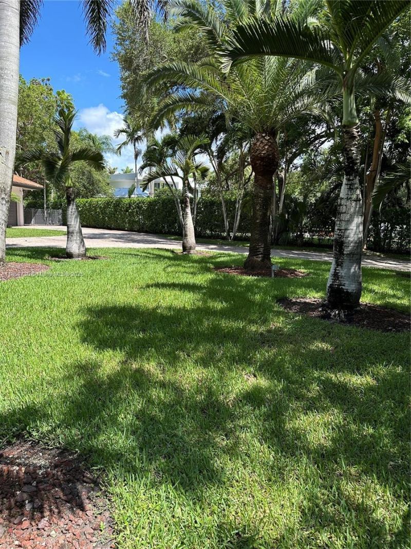 10600 SW 69th Ave, Pinecrest, FL 33156 Photo