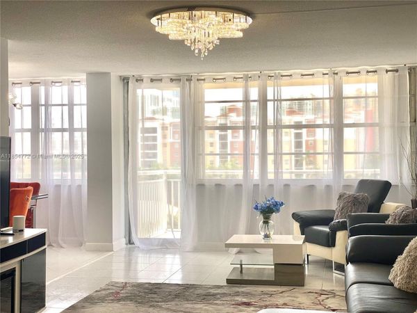 251 174th St, Unit 615, Sunny Isles Beach, FL 33160