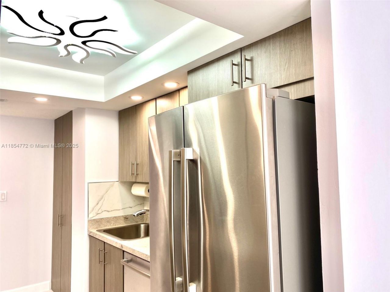 251 174th St, Unit 615, Sunny Isles Beach, FL 33160 Photo