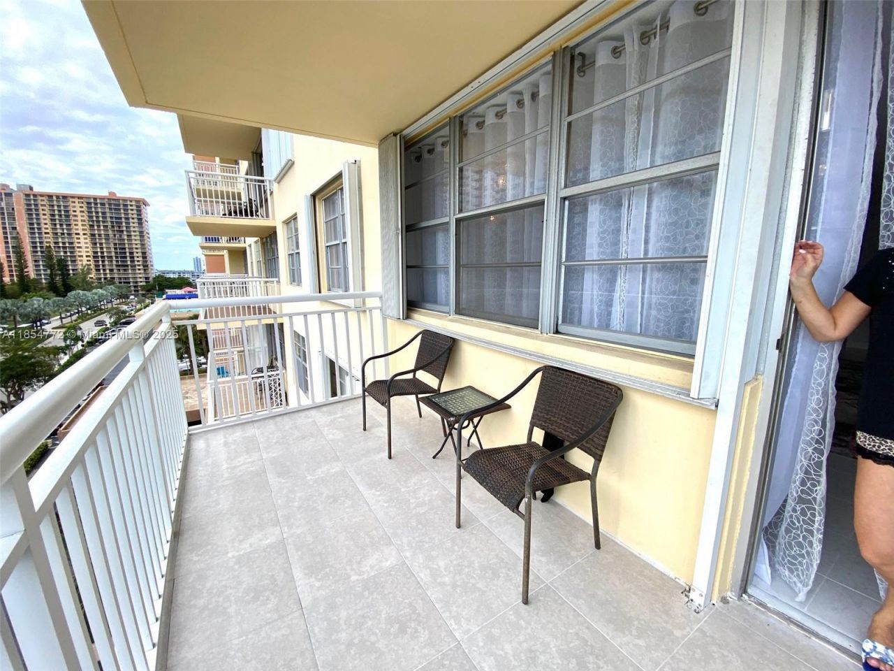 251 174th St, Unit 615, Sunny Isles Beach, FL 33160 Photo