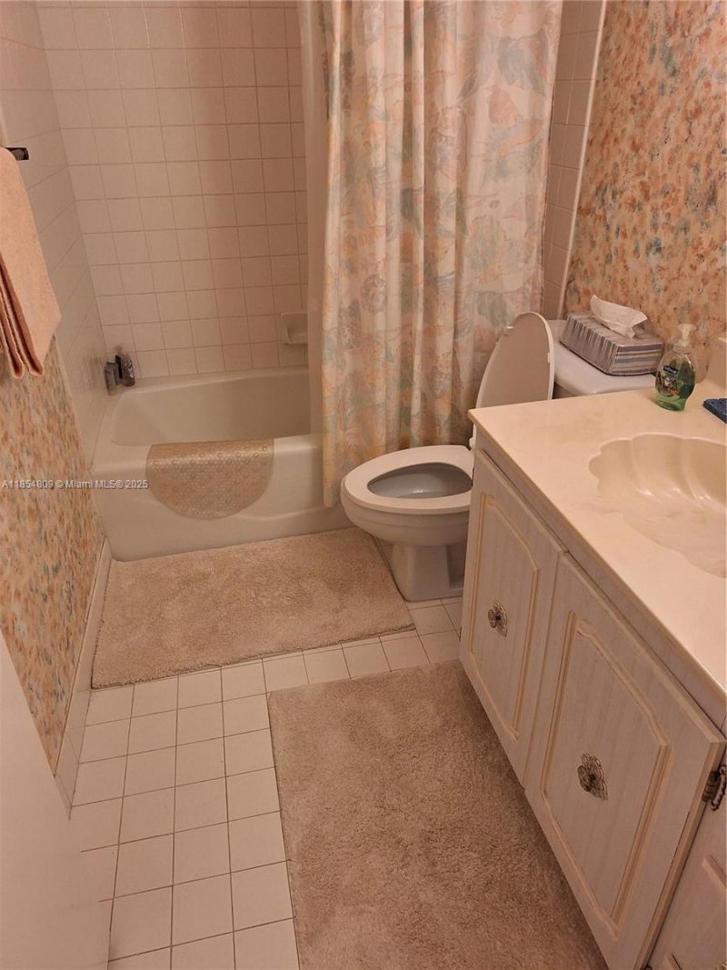 3940 Inverrary Blvd, Unit 402-A, Lauderhill, FL 33319 Photo