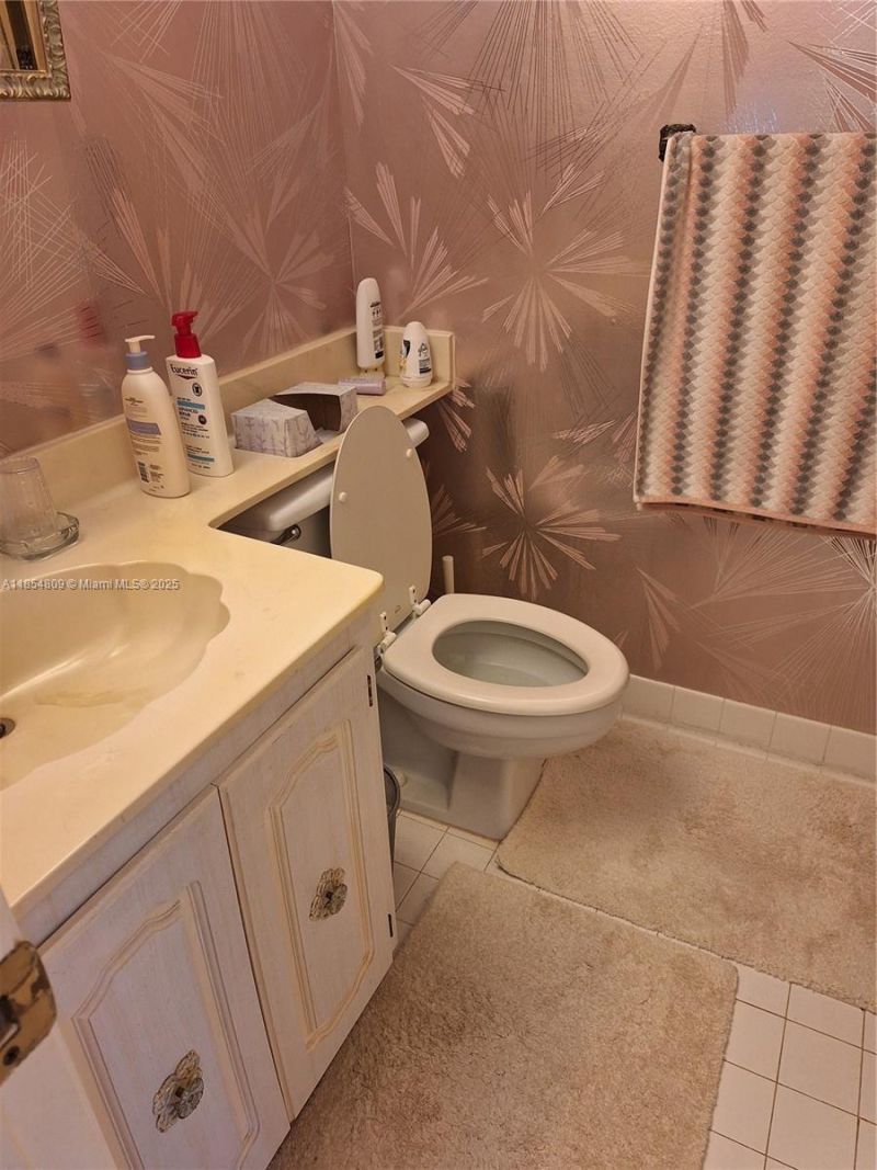 3940 Inverrary Blvd, Unit 402-A, Lauderhill, FL 33319 Photo