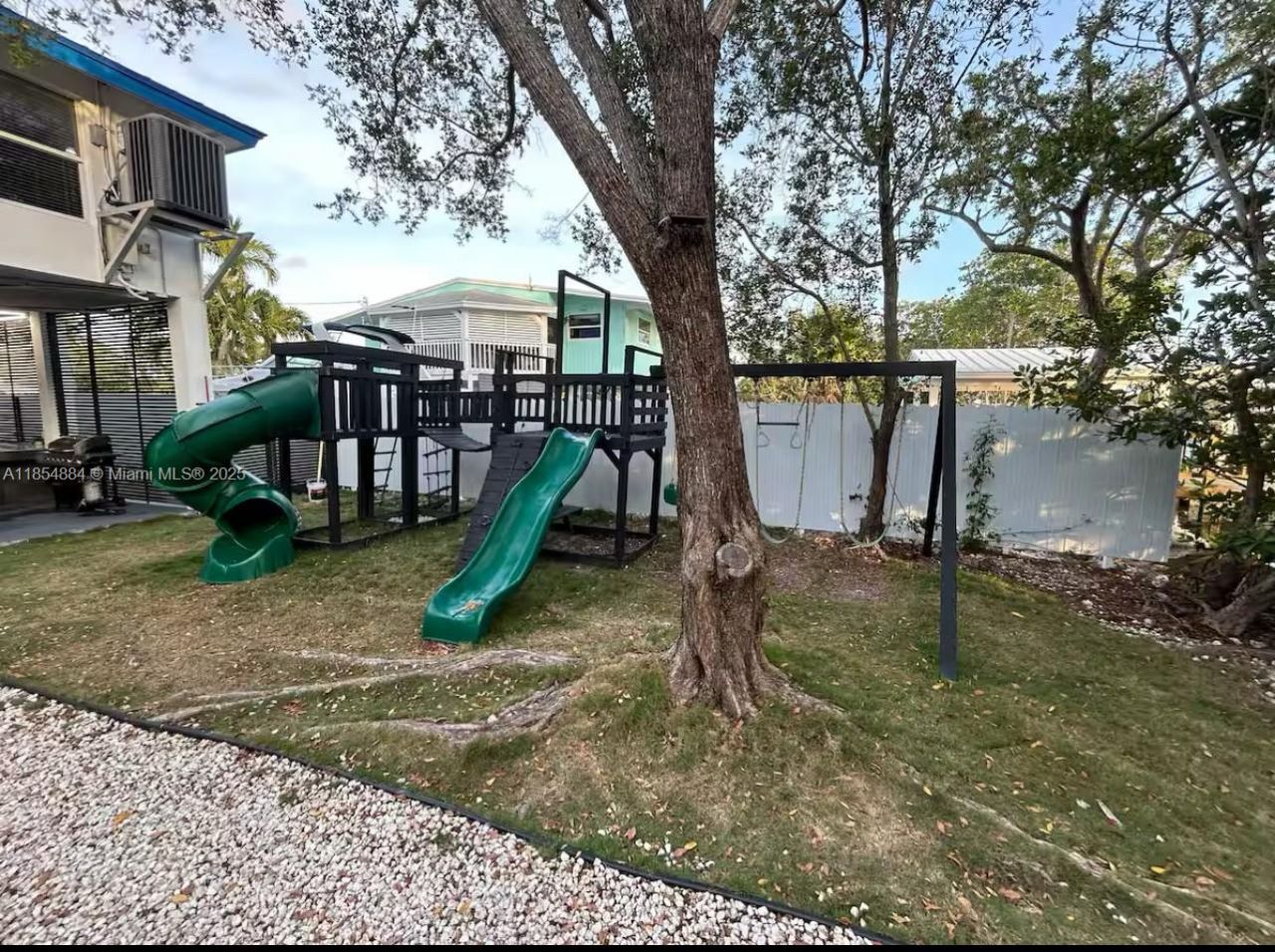 350 Hazel St, Key Largo, FL 33037 Photo