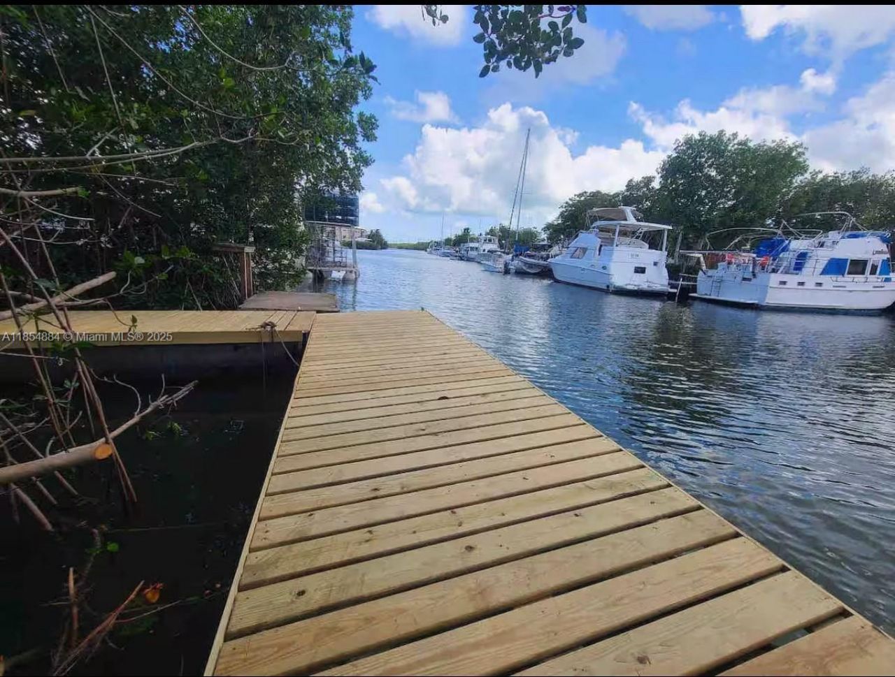 350 Hazel St, Key Largo, FL 33037 Photo