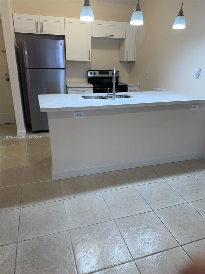 10900 SW 104th St, Unit 118, Miami, FL 33176 Photo