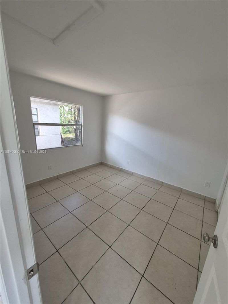 1018 NW 6th Ave, Unit 1-2, Fort Lauderdale, FL 33311 Photo