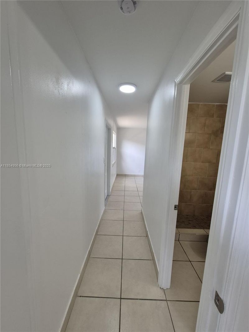 1018 NW 6th Ave, Unit 1-2, Fort Lauderdale, FL 33311 Photo