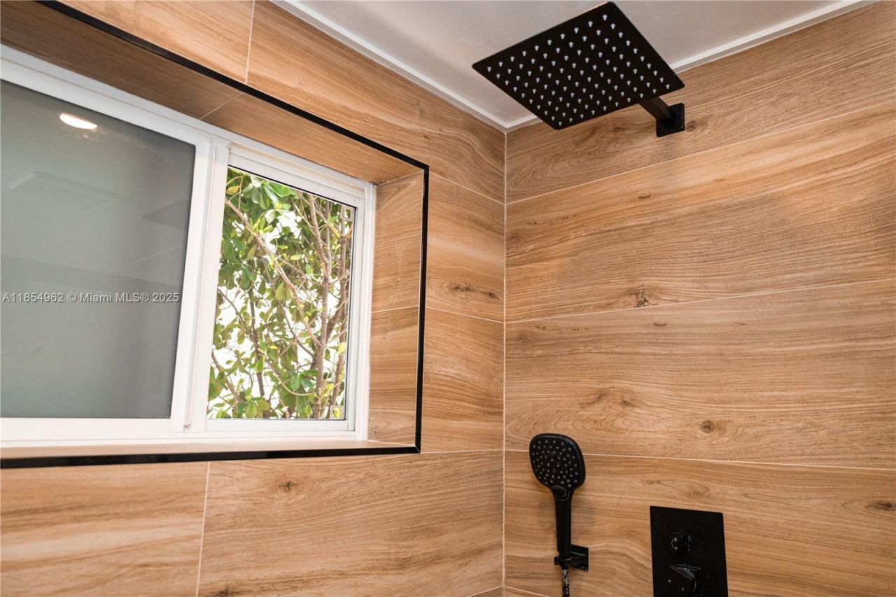 224 Meridian Ave, Unit 6, Miami Beach, FL 33139 Photo