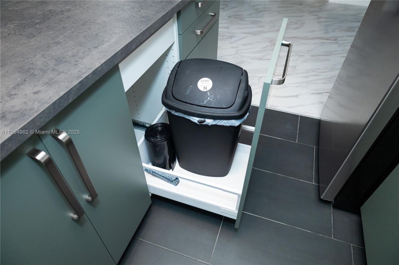 224 Meridian Ave, Unit 6, Miami Beach, FL 33139 Photo