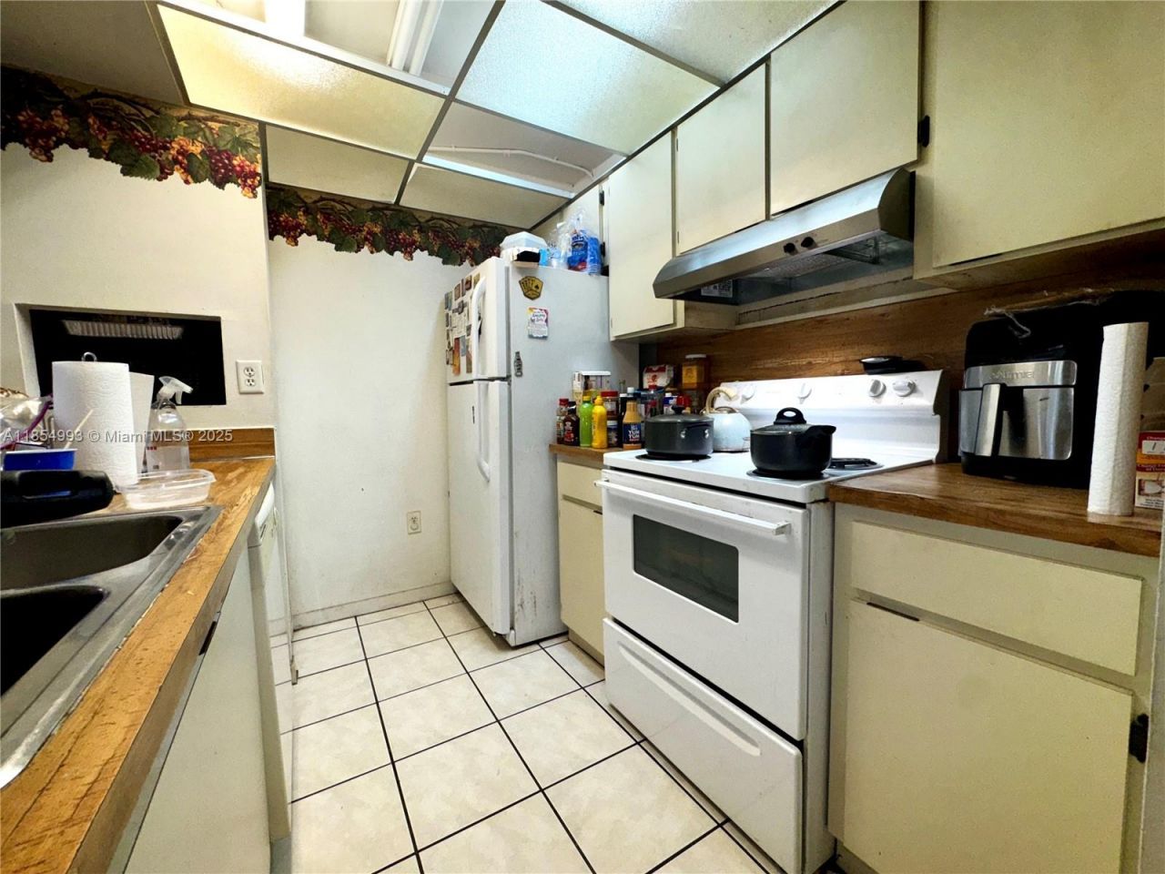 7165 NW 186th St, Unit A211, Hialeah, FL 33015 Photo