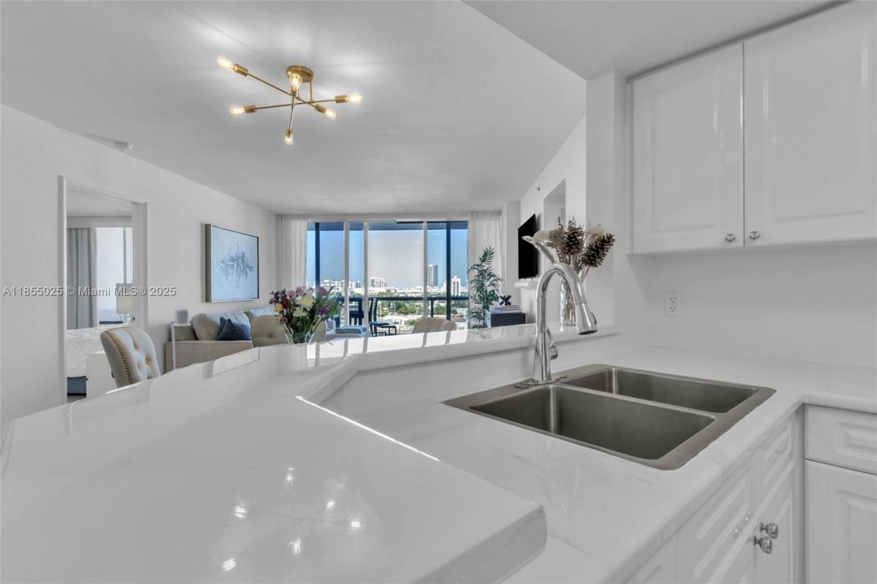 1800 Sunset Harbour Dr, Unit 1003, Miami Beach, FL 33139 Photo