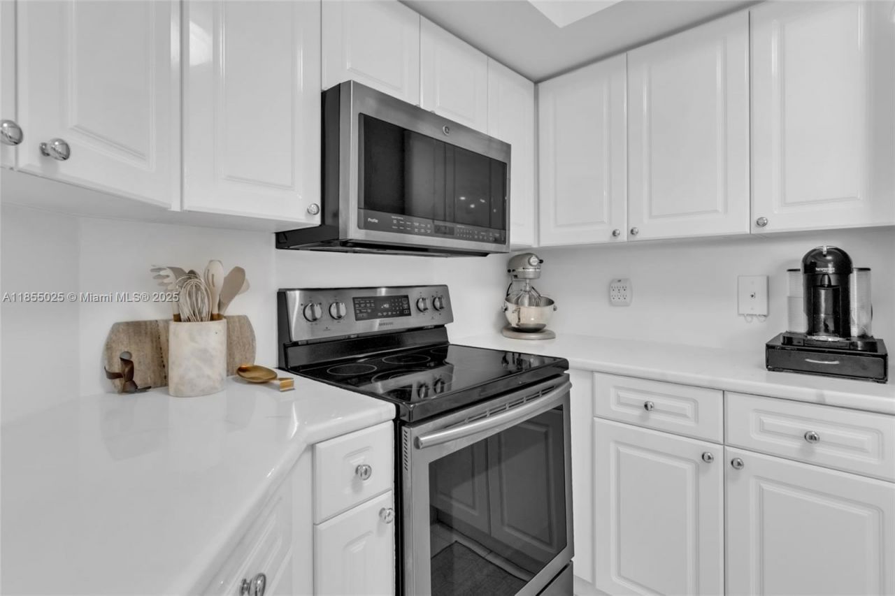 1800 Sunset Harbour Dr, Unit 1003, Miami Beach, FL 33139 Photo