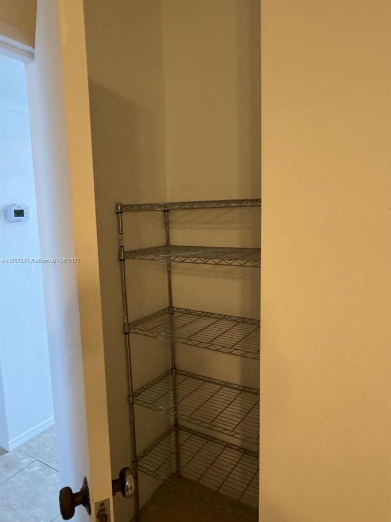 7800 Carlyle Ave., Unit 6C, Miami Beach, FL 33141 Photo