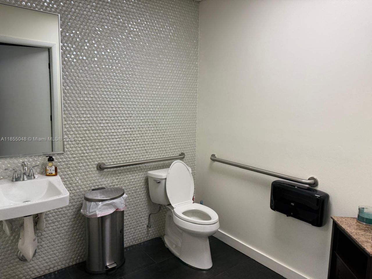 7800 Carlyle Ave., Unit 6C, Miami Beach, FL 33141 Photo