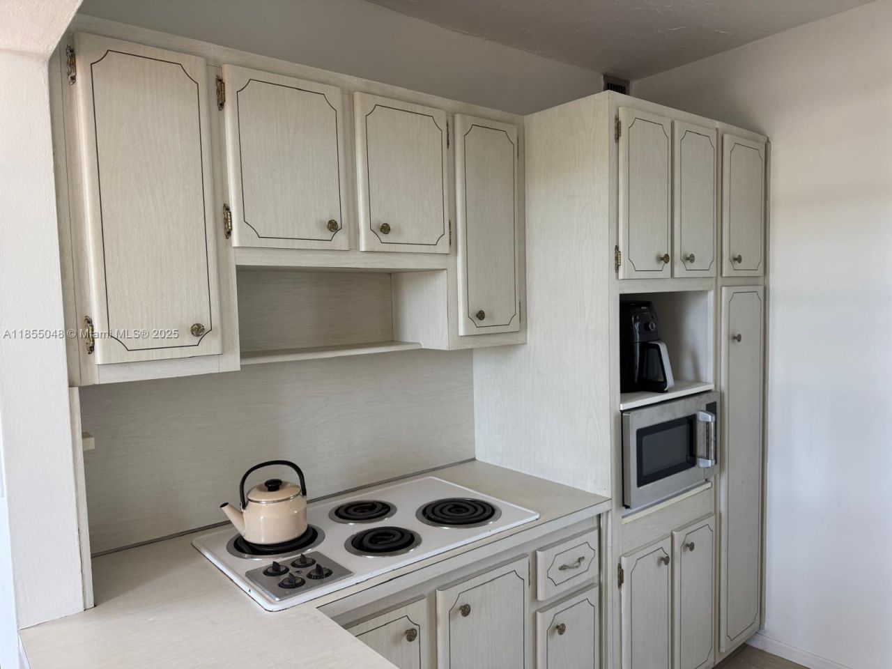 7800 Carlyle Ave., Unit 6C, Miami Beach, FL 33141 Photo