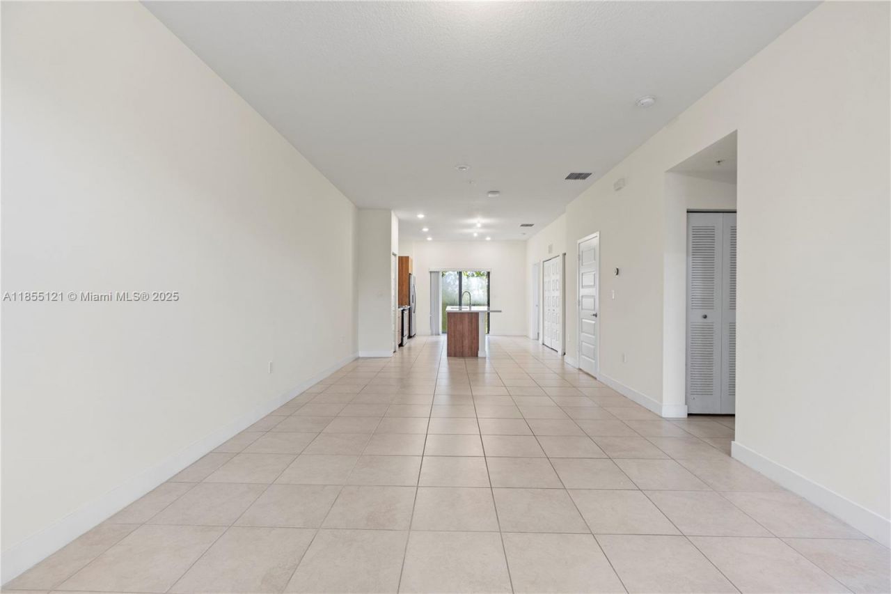 7831 NW 104th Ave, Unit 22, Doral, FL 33178 Photo