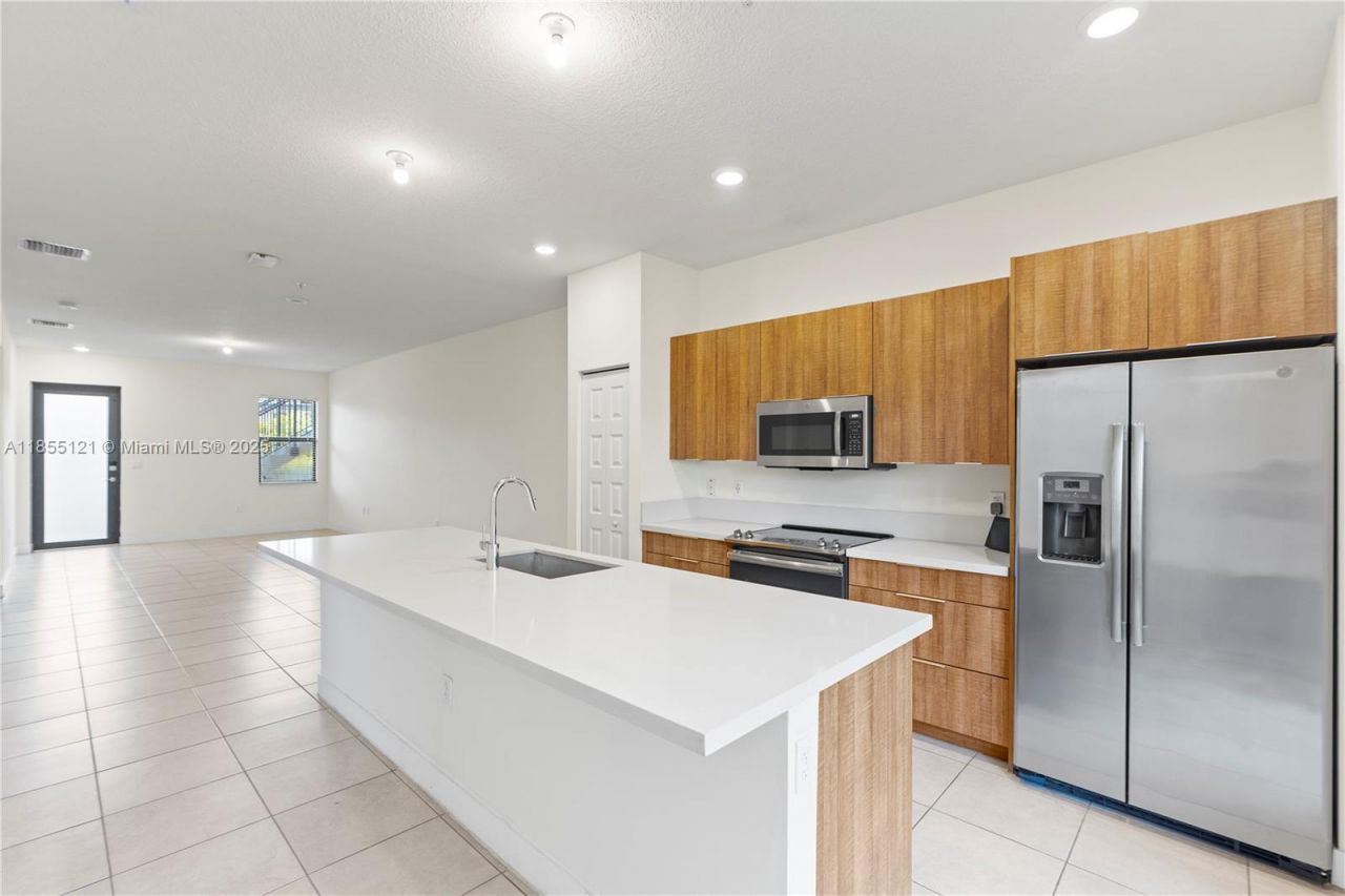 7831 NW 104th Ave, Unit 22, Doral, FL 33178 Photo