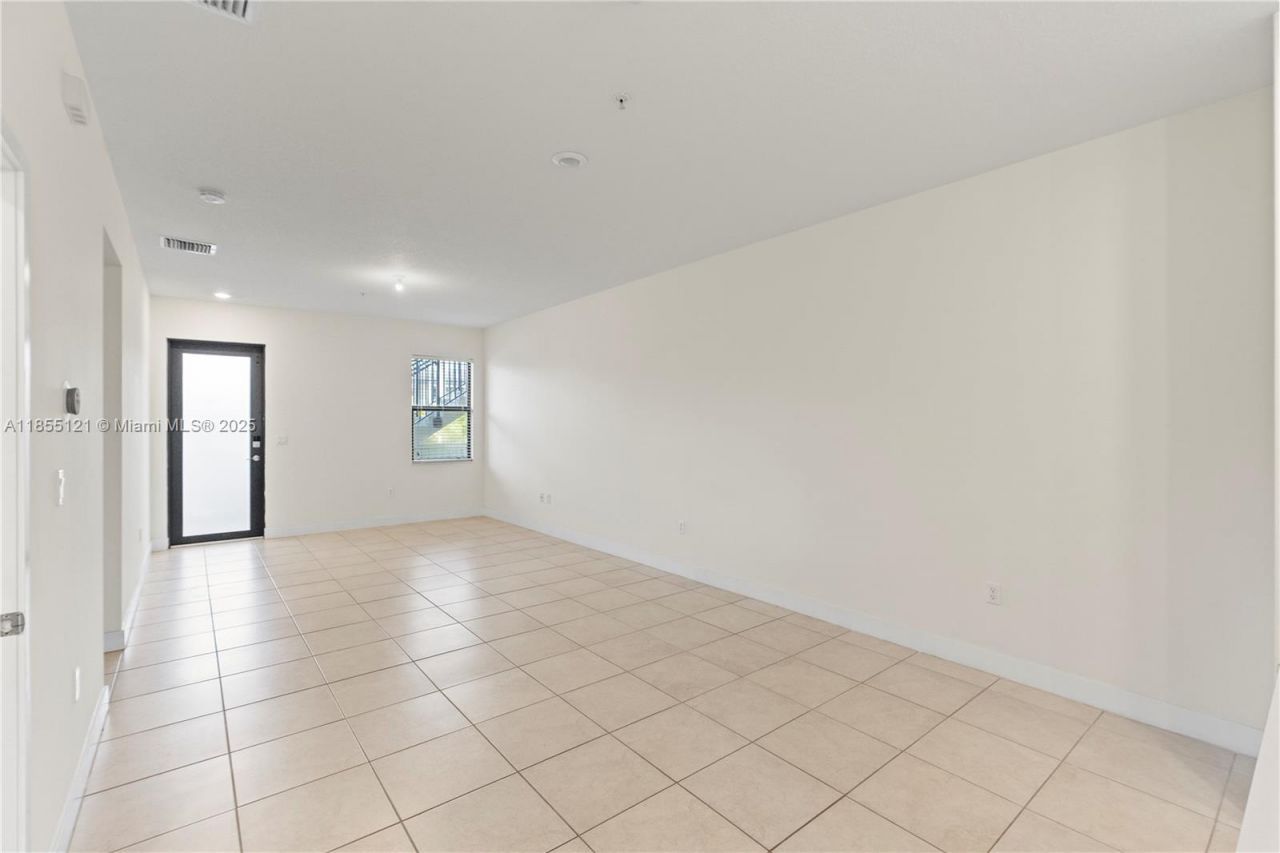 7831 NW 104th Ave, Unit 22, Doral, FL 33178 Photo