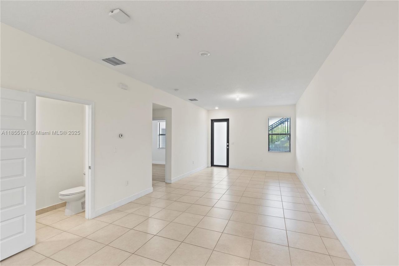 7831 NW 104th Ave, Unit 22, Doral, FL 33178 Photo