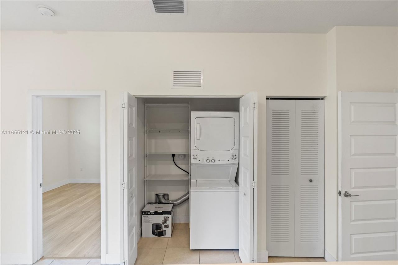 7831 NW 104th Ave, Unit 22, Doral, FL 33178 Photo