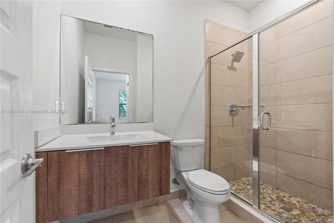 7831 NW 104th Ave, Unit 22, Doral, FL 33178 Photo