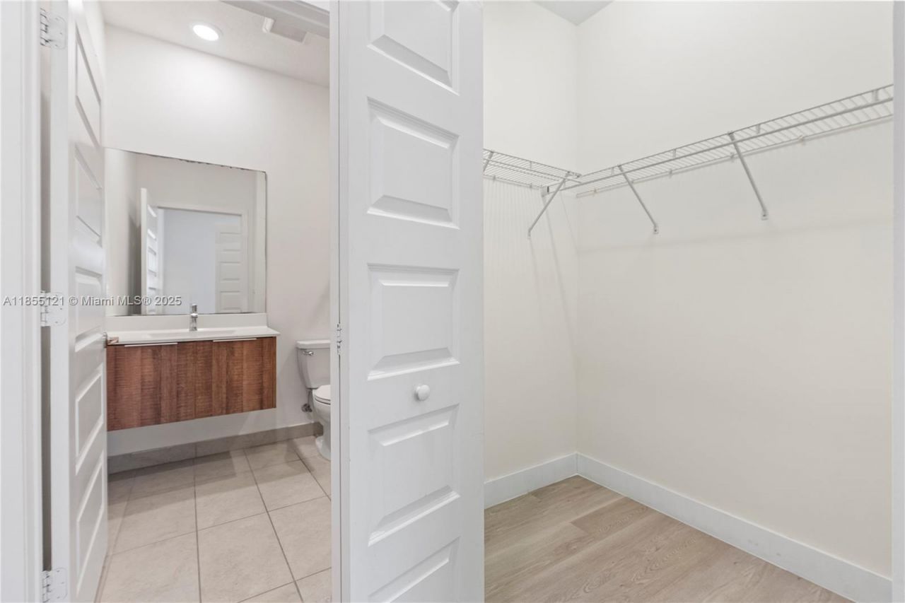 7831 NW 104th Ave, Unit 22, Doral, FL 33178 Photo