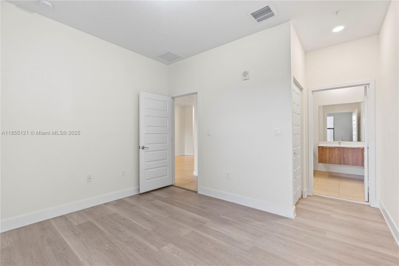 7831 NW 104th Ave, Unit 22, Doral, FL 33178 Photo