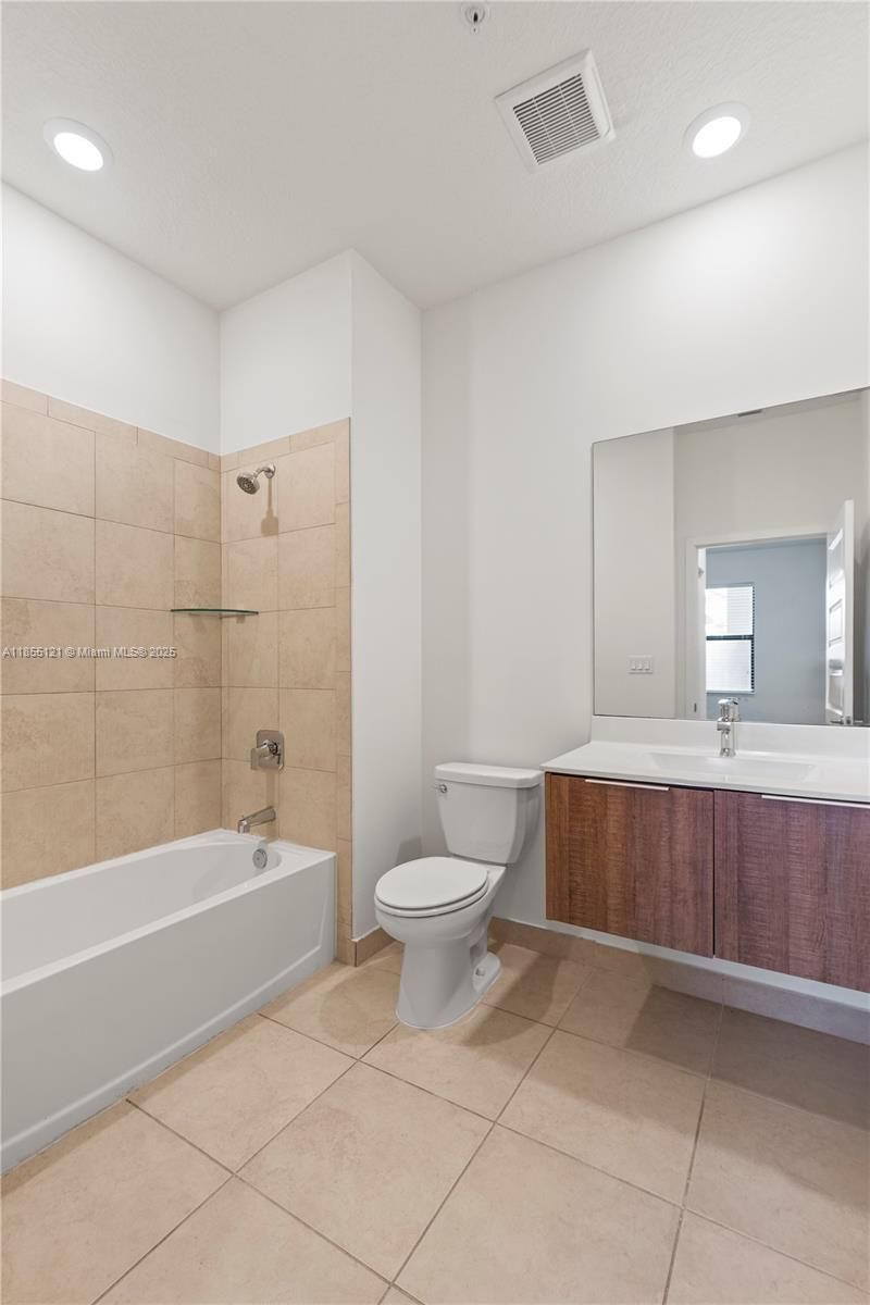 7831 NW 104th Ave, Unit 22, Doral, FL 33178 Photo