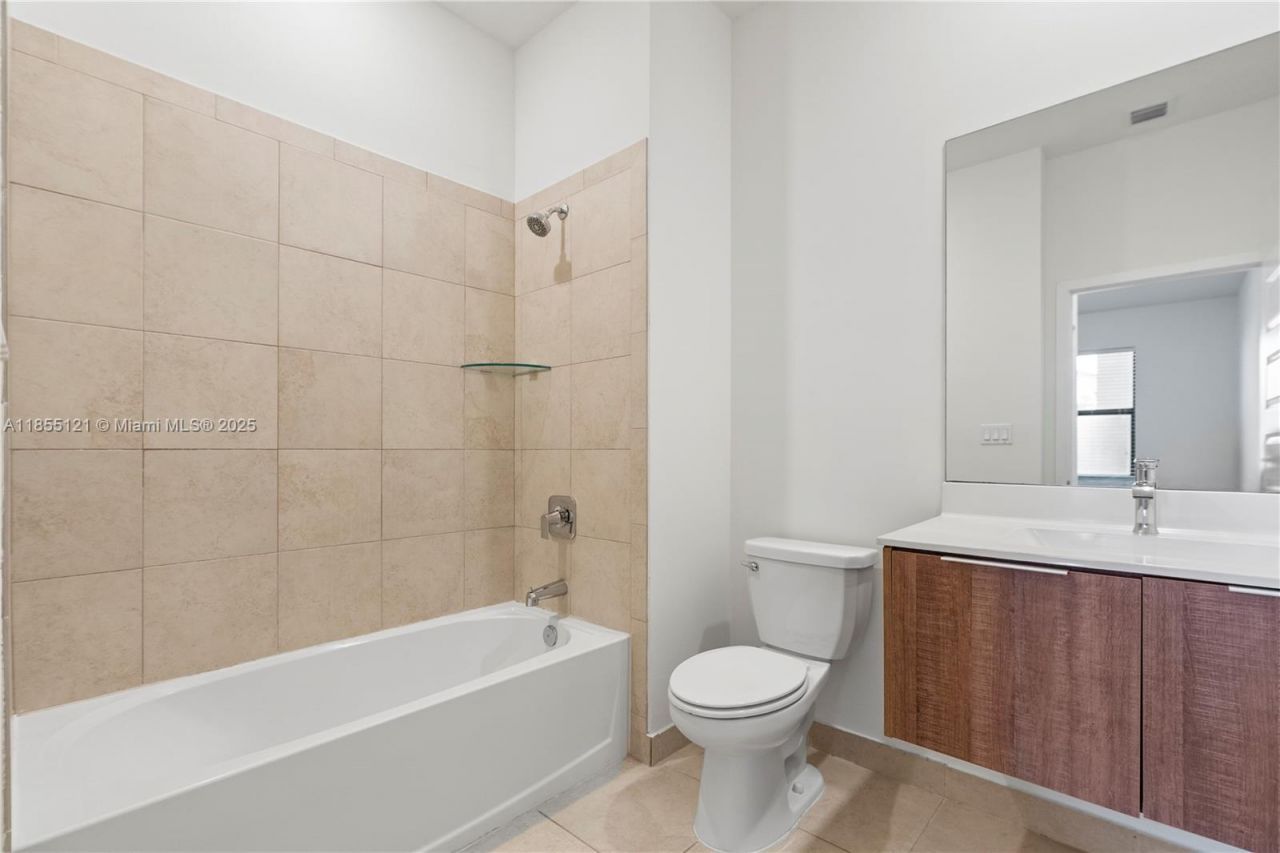 7831 NW 104th Ave, Unit 22, Doral, FL 33178 Photo