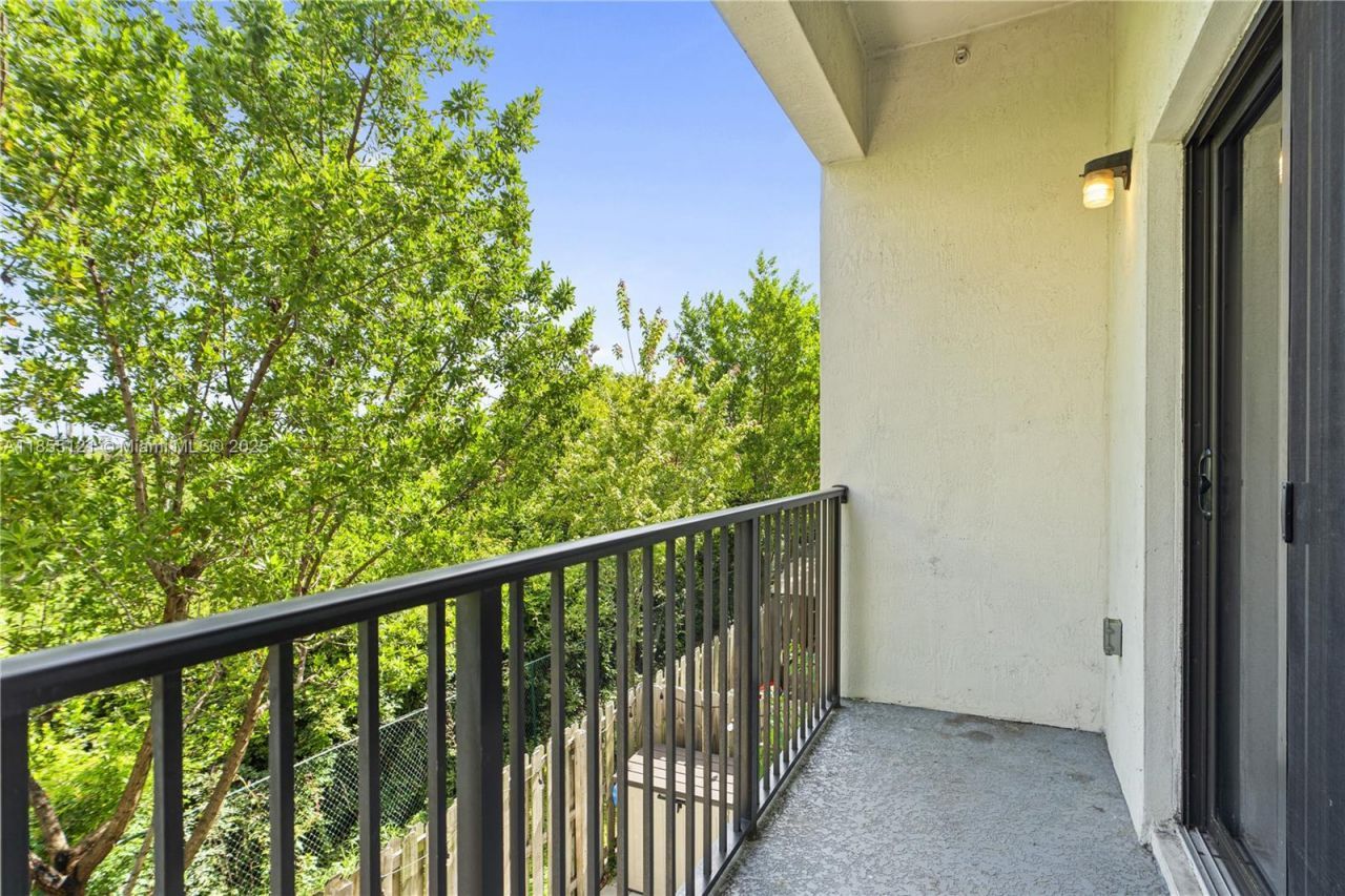 7831 NW 104th Ave, Unit 22, Doral, FL 33178 Photo