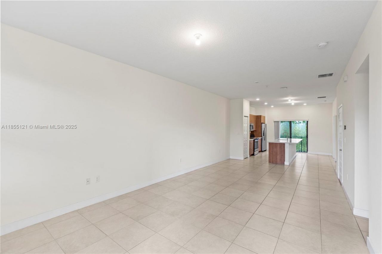 7831 NW 104th Ave, Unit 22, Doral, FL 33178 Photo