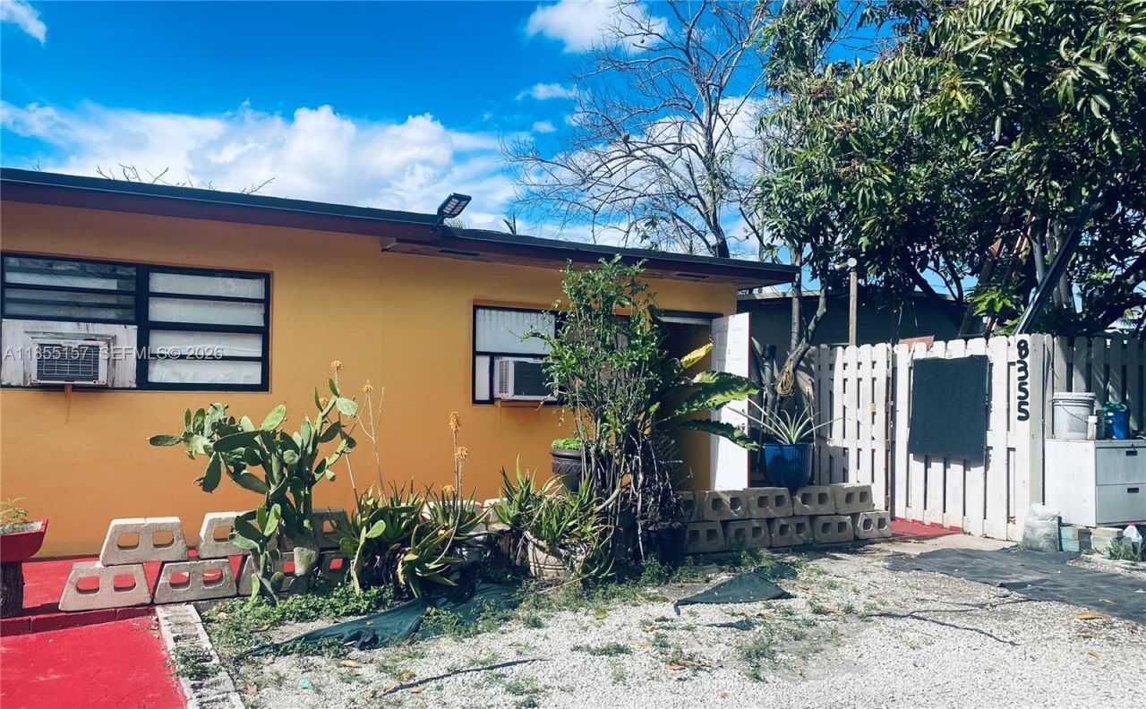 8355 NW 32nd Ave, Miami, FL 33147 Photo