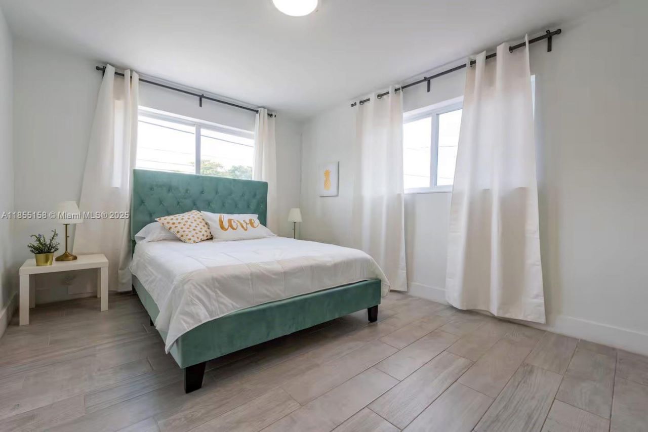 350 NW 50th St, Miami, FL 33127 Photo