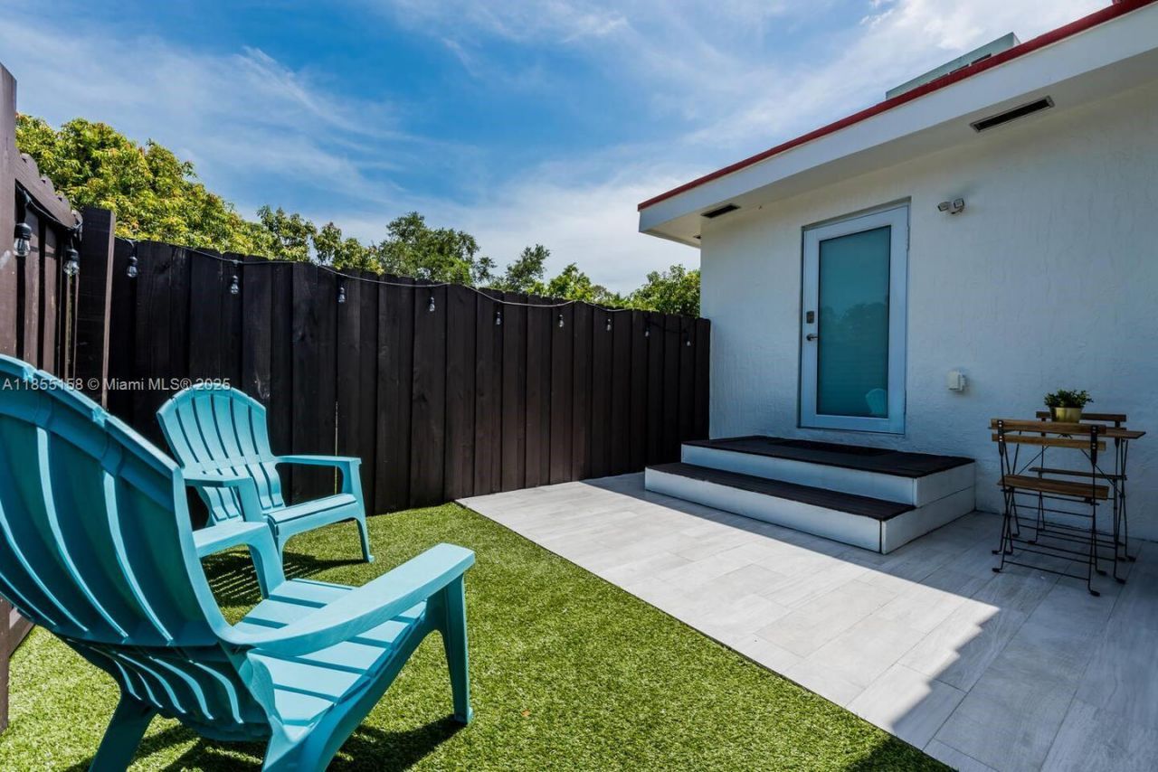 350 NW 50th St, Miami, FL 33127 Photo