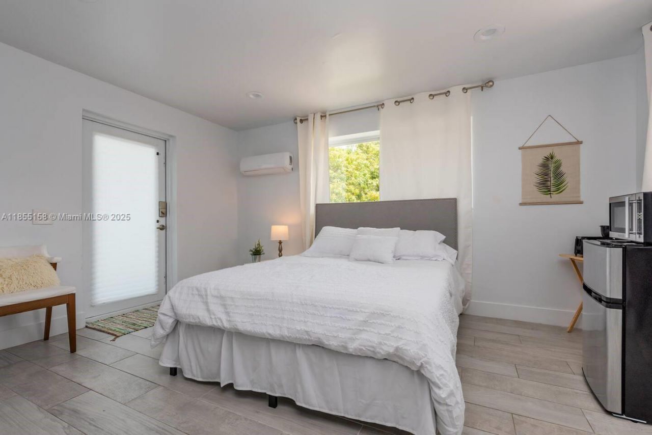 350 NW 50th St, Miami, FL 33127 Photo