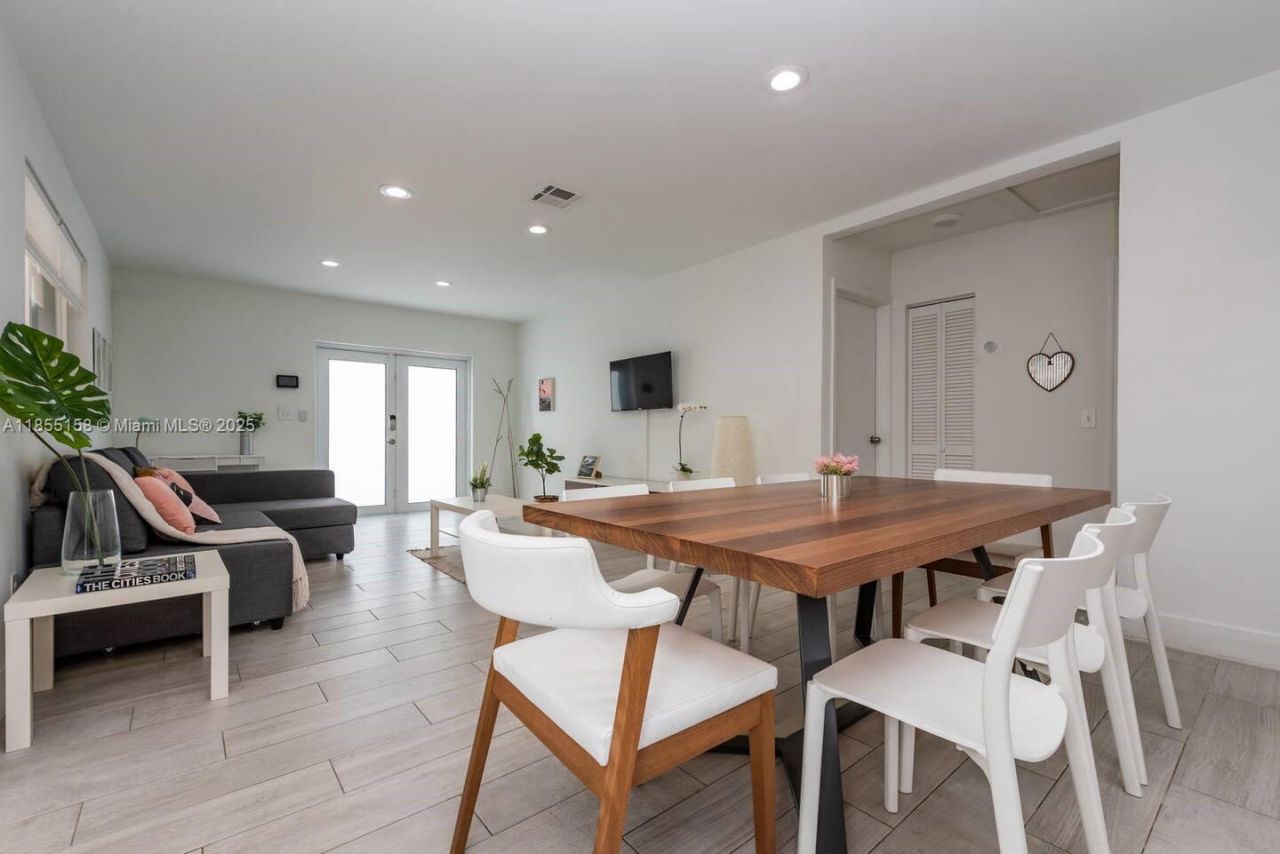 350 NW 50th St, Miami, FL 33127 Photo