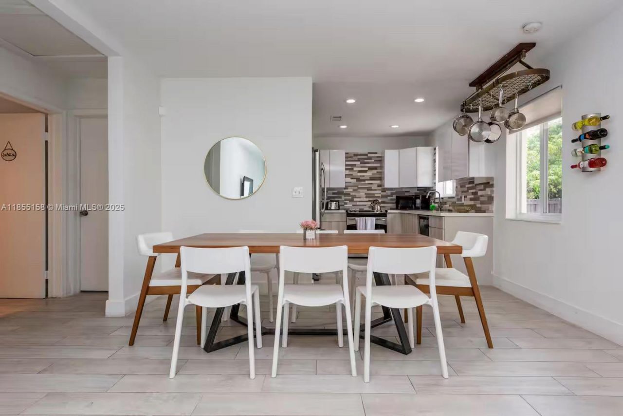 350 NW 50th St, Miami, FL 33127 Photo