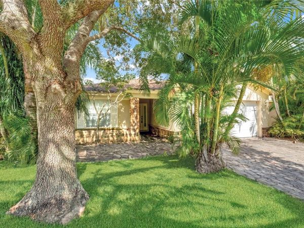 427 Lexington Avenue SW, Vero Beach, FL 32962