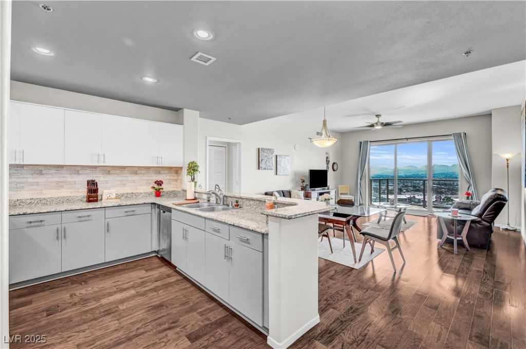 8255 Las Vegas Boulevard, Unit 1715, Las Vegas, NV 89123 Main Photo