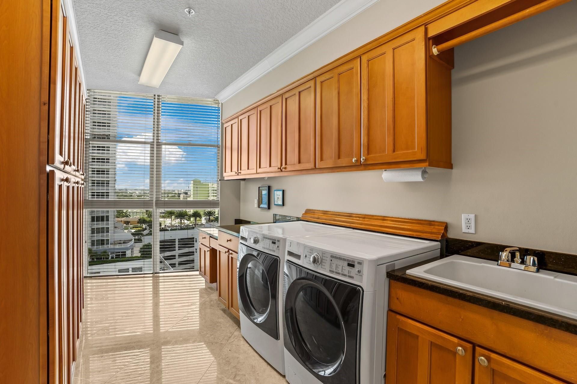 111 SE 8th Avenue, Unit 1501, Fort Lauderdale, FL 33301 Photo