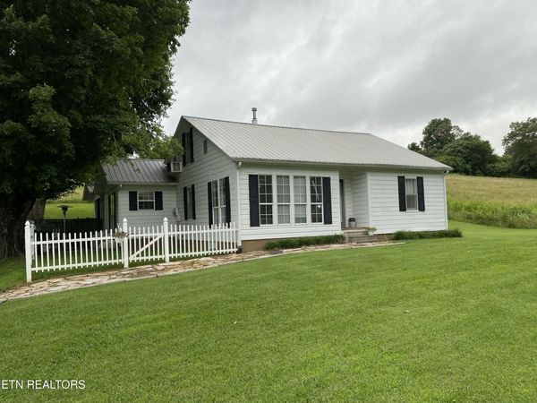 117 Cedar Valley Rd, Sweetwater, TN 37874