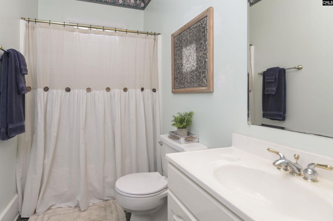 129 N Zion Street Photo 23