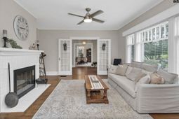 129 N Zion Street photo 4