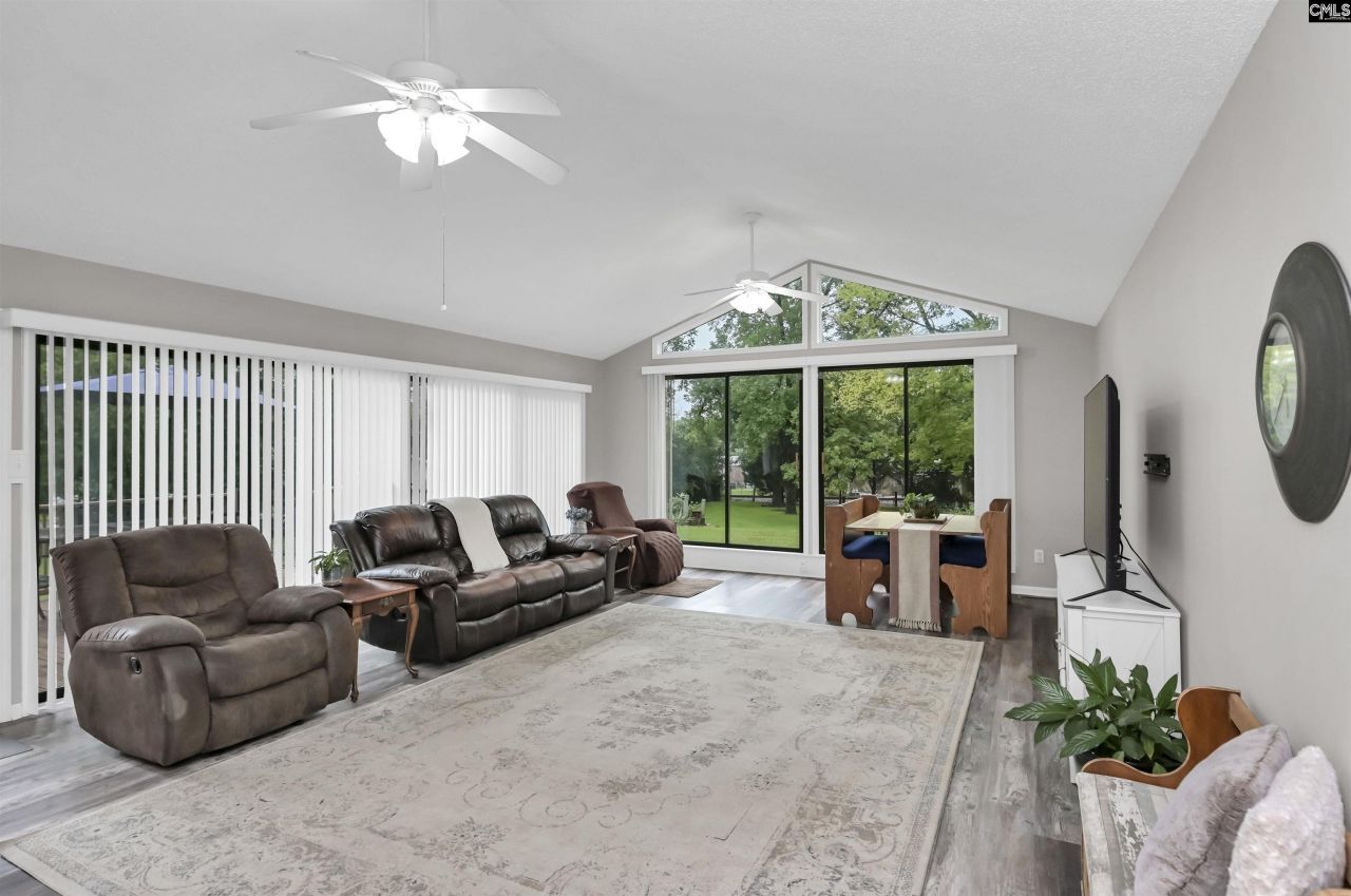 129 N Zion Street Photo 7