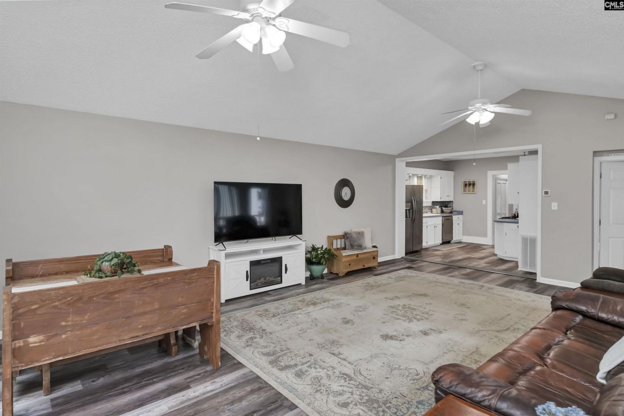 129 N Zion Street Photo 8