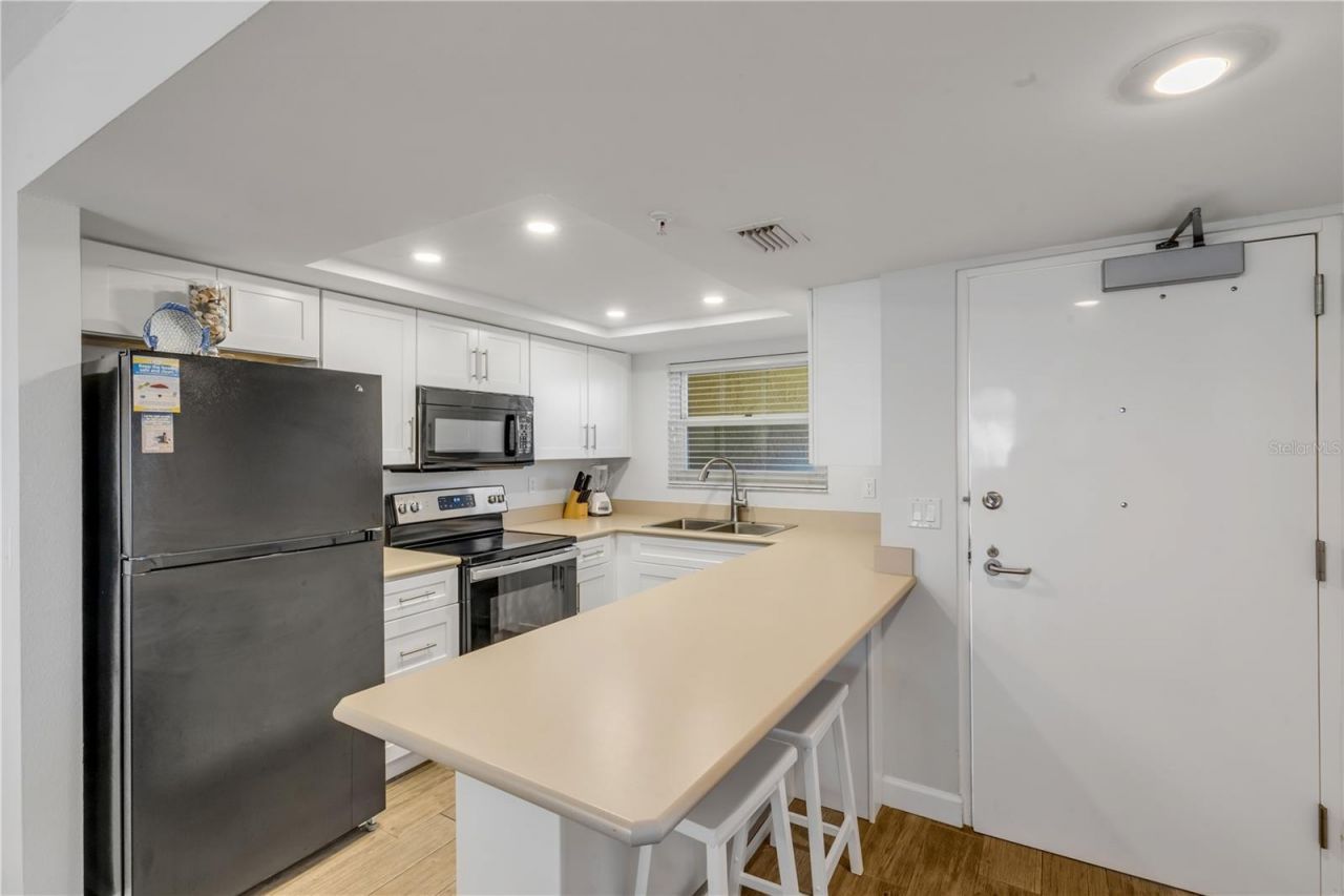 425 S Atlantic Avenue, Unit 304, New Smyrna Beach, FL 32169 Photo