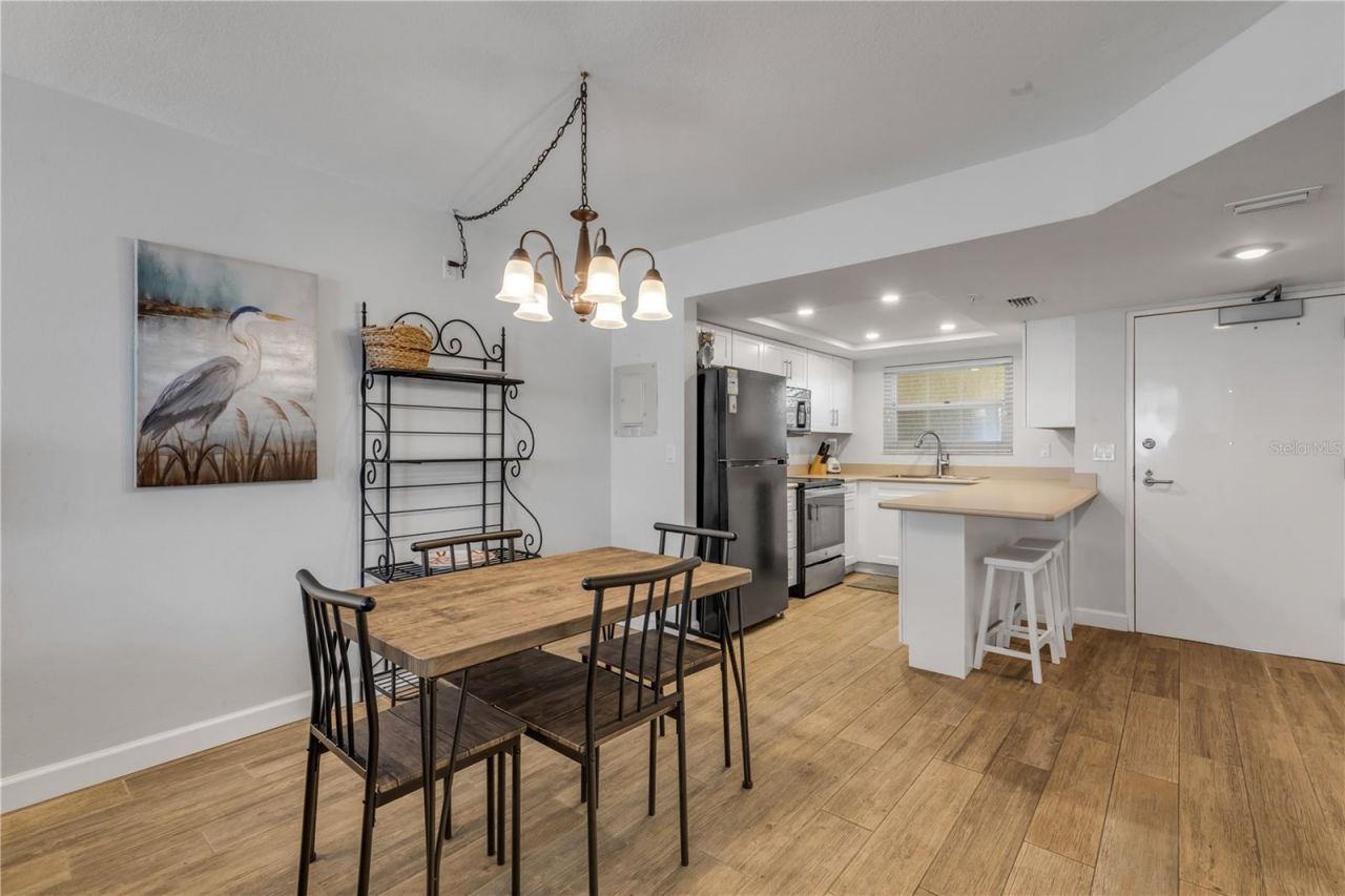 425 S Atlantic Avenue, Unit 304, New Smyrna Beach, FL 32169 Photo