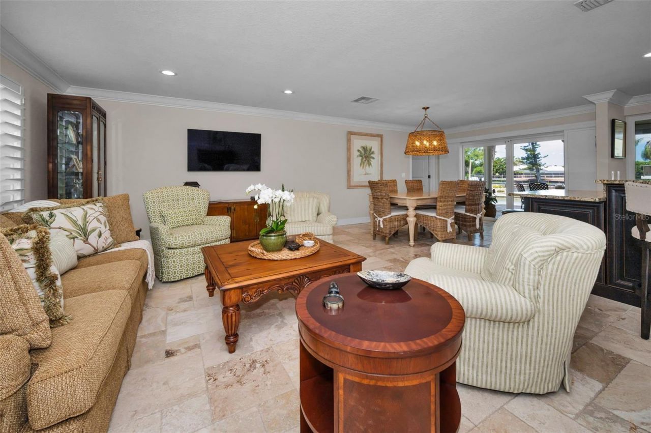 2057 Kansas Avenue Ne, Saint Petersburg, FL 33703 Photo