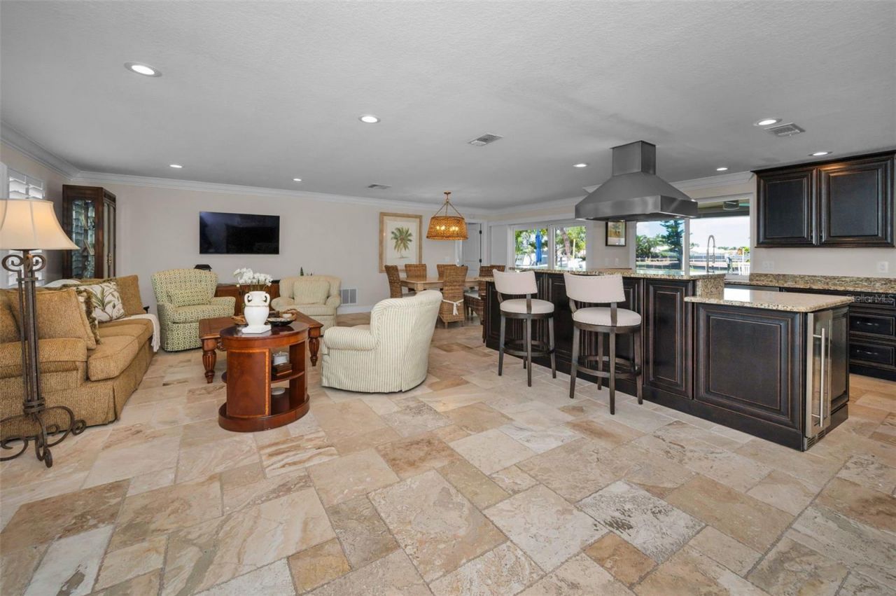 2057 Kansas Avenue Ne, Saint Petersburg, FL 33703 Photo