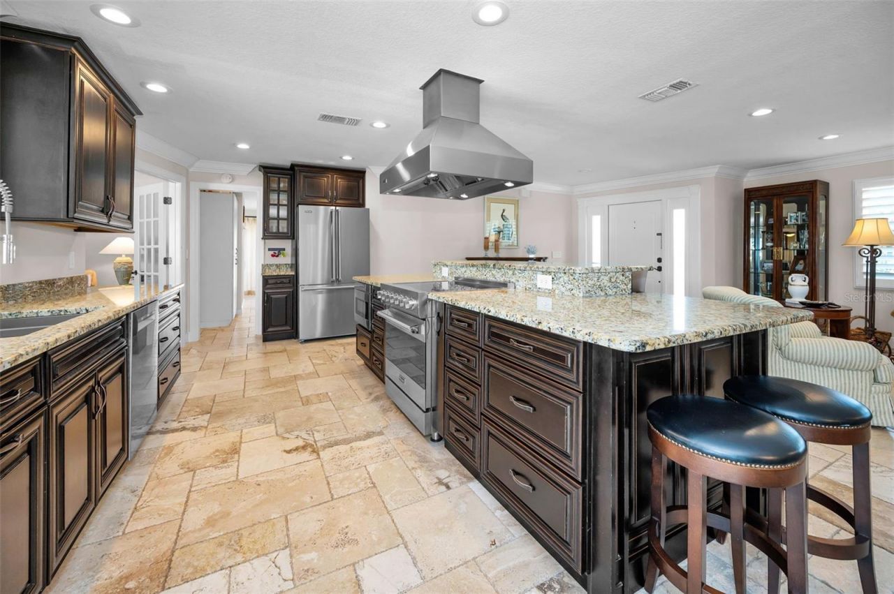 2057 Kansas Avenue Ne, Saint Petersburg, FL 33703 Photo